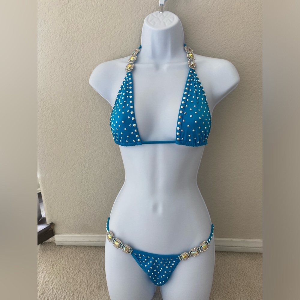 Stunning Swarovski encrusted bikini!  Beautiful for stage or any Vegas pool!
